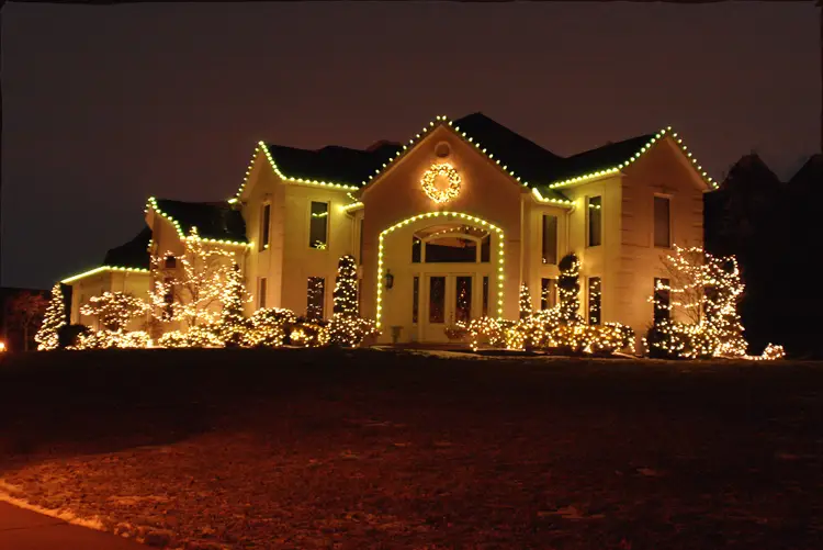 stunning-holiday-outdoor-tree-lighting-with-c9-outdoor-christmas-lights